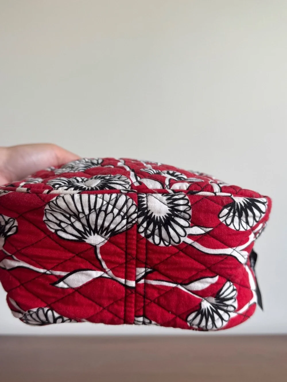 Vera Bradley Deco Daisy Summer 2011 Insulated Zip Up Lunch Bag Red Black White